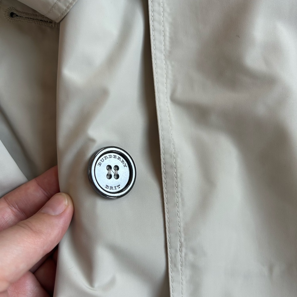 Burberry Women’s Kensington trench coat mid length, honey color, size S, 2799$ - Picture 3 of 7